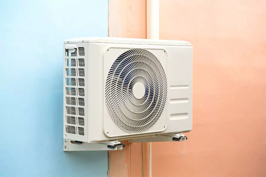 An outdoor air conditioning unit illustrating common AC system issues in mobile homes in Los Angeles County.