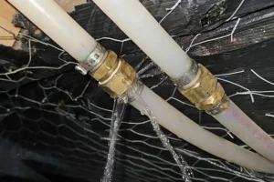 How Do Orange County Mobile Homeowners Know If a Pipe Under Their Home Is Leaking?