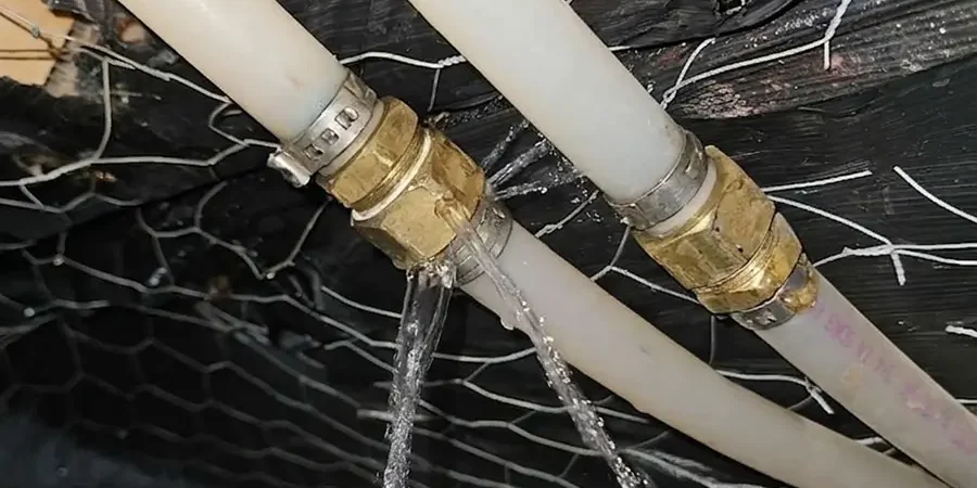 How Do Orange County Mobile Homeowners Know If a Pipe Under Their Home Is Leaking?